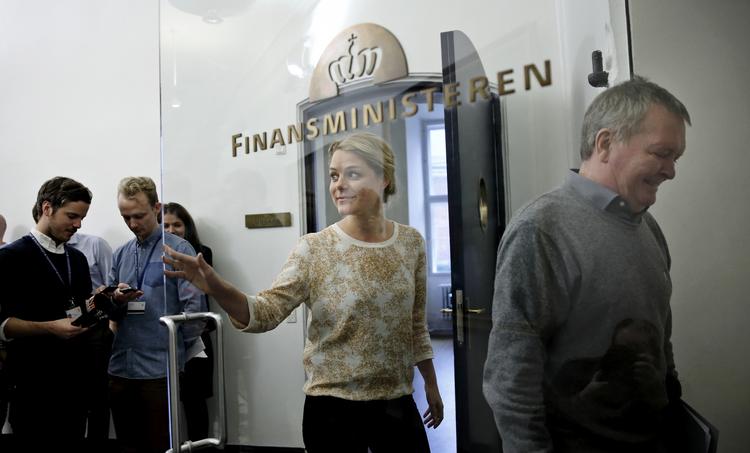 Uenighed. Selvom regeringen er blevet enig med SF og Enhedslisten på to områder, har de fortsat de mest opslidende forhandlinger til gode, nemlig dem om dagpenge. 