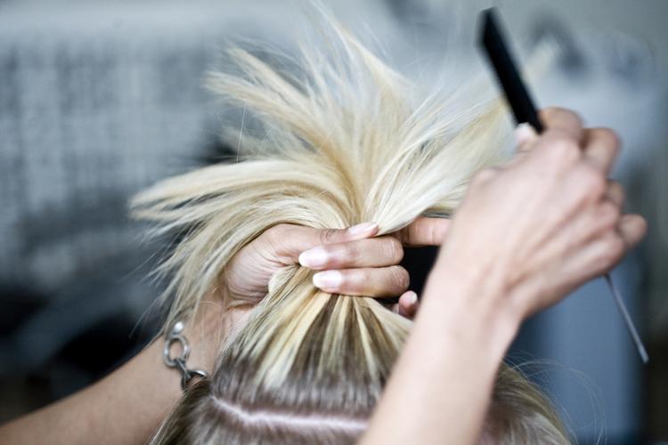 Jungle. Det kan være svært at få klippet håret præcis, som man vil have det - og umuligt til den rigtige pris. 