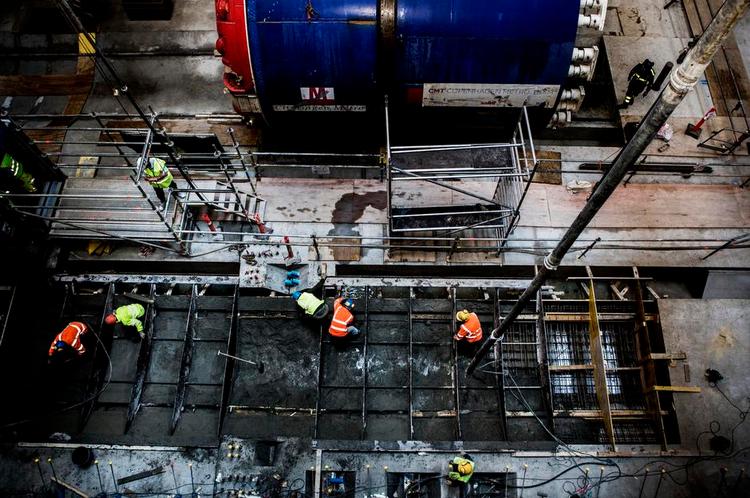 Halvsort. Flere af firmaerne ved metrobyggeriet er blevet taget i rod med moms og personskatter, oplyser Skat. Virksomhedernes navne er ikke kendt. 