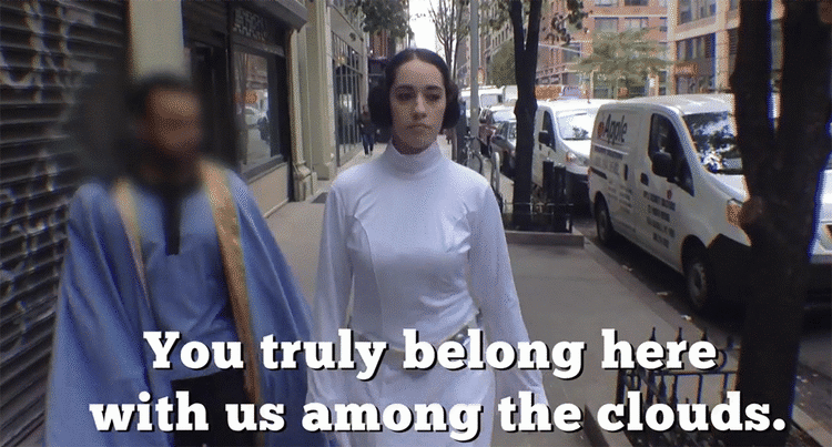 RUMCHAUVINISME. Det er ikke bare almindelige kvinder, der bliver antastet af klamme mænd på gaden. Det gør Star Wars-prinsesser også. Af klamme Star Wars-mænd. (Foto: Screendump/YouTube) 