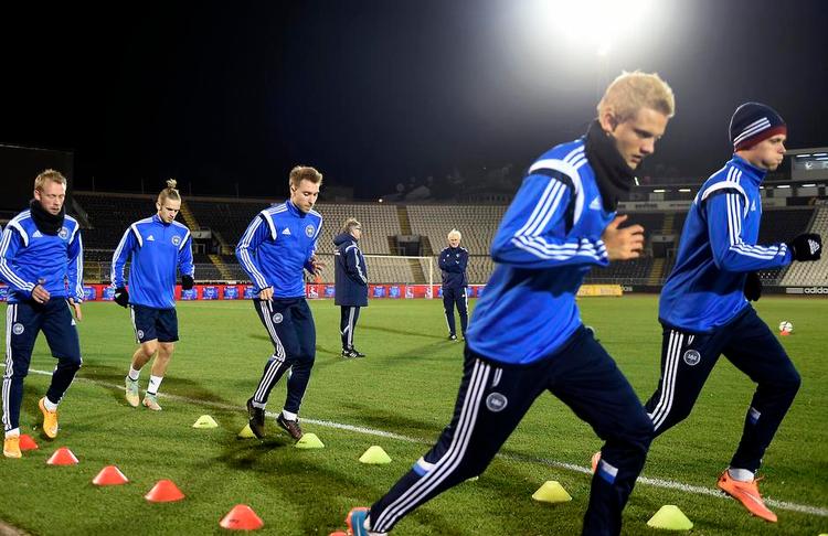 Videre. Nicolai Boilesen og Peter Ankersen i front ved gårsdagens træning i Beograd. Foto: Lars Poulsen 