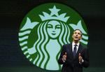 stor. Starbucks med Howard Schultz i direktør- og formandsstolen er en verdensomspændende kaffekæmpe, som kan frekventeres i 21.366 cafeer i 65 lande. 
