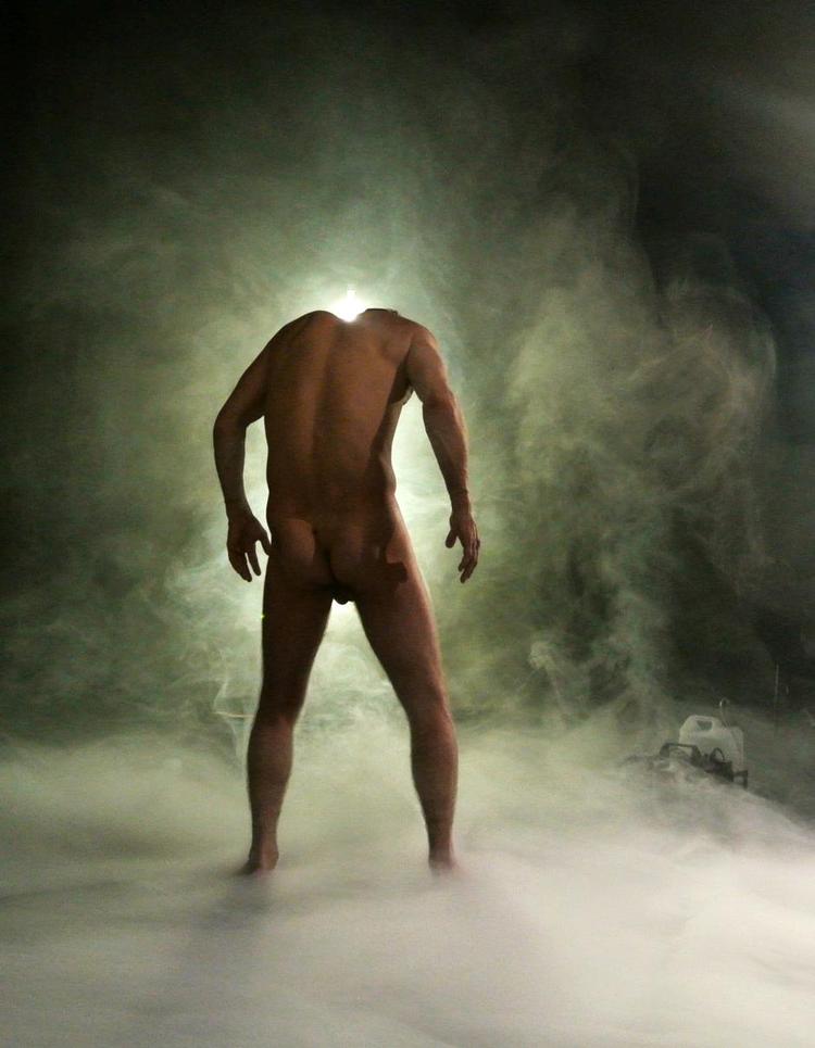 bagfra. Udstillingen på Malmö Konsthall sætter fokus på et Europa præget af krig, frygt og fascisme. Her et af den internationale teatergruppe Instituts værker, 'Sigurd der Kreuzritter' (2013). På billedet: Anders Carlsson. 