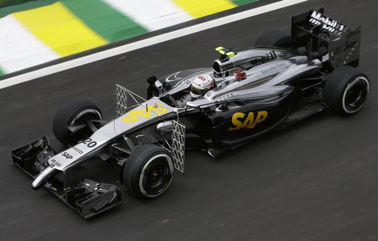 nier. Kevin Magnussen fik mere fart i bilen ved anden træning i Brasilien, men det gjorde konkurrenterne også. 