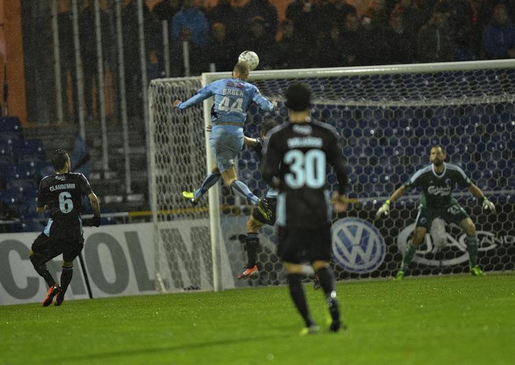 matchvinder. Nicolai Brock-Madsen scorer i en kamp for Randers mod FCK. 