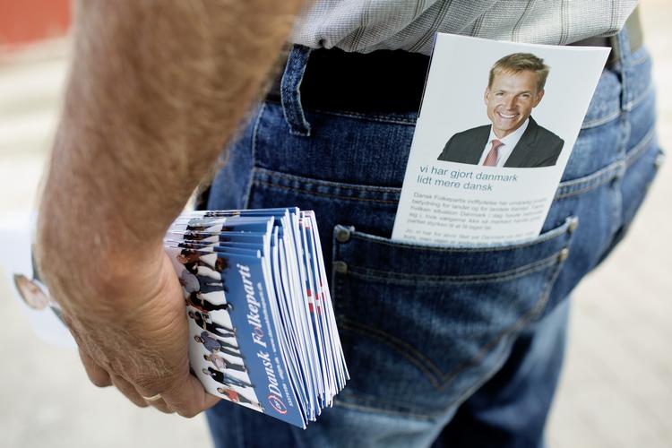 KOMMUNALVALG. De mange nye DF'ere skændes om magten i byråddene. Det manifesterer sig i statistikken, hvor 14 kommunalvalgte DF'ere er sprunget fra partiet. 