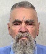 Afsoner. Foto fra oktober af den 80-årige dømte drabsmand og forhenværende kultleder Charles Manson med hagekors tatoveret i panden. 