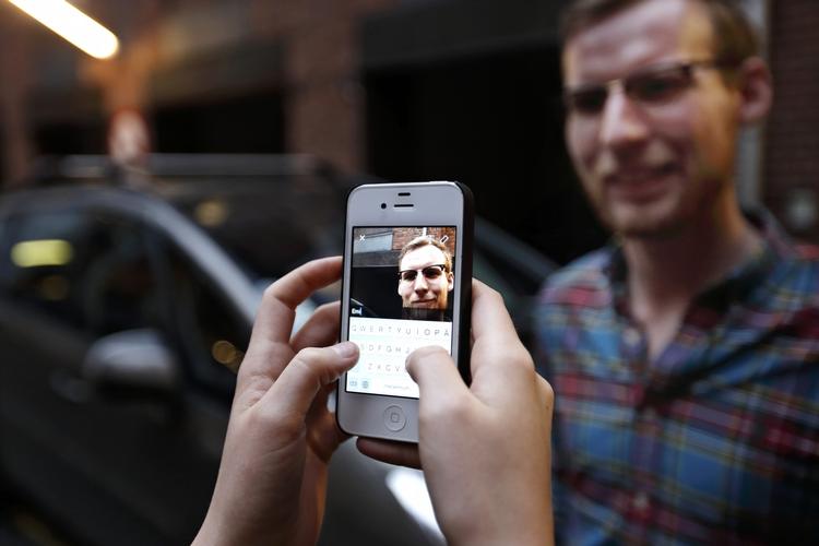stort. Snapchat har over 100 millioner brugere om måneden, og firmaet vurderes til at være 10 milliarder dollar værd. 