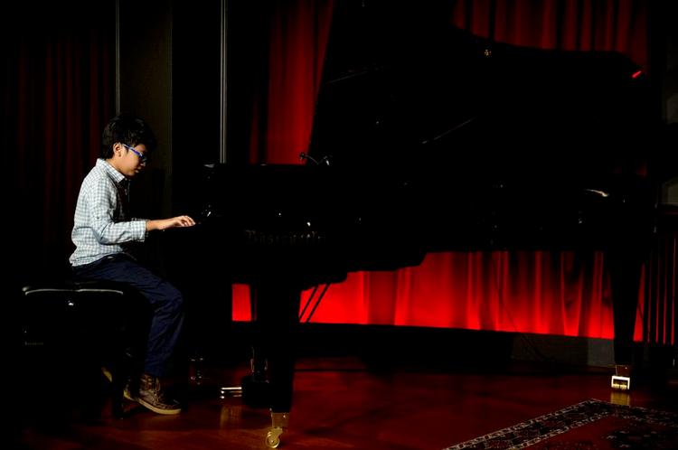 stortalent. Joey Alexander leverede et imponerende klaverspil og har sans for improvisationens kunst, men hans bare 11 år medfører også begrænsninger. 