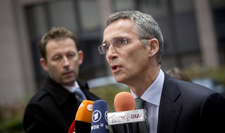 Diplomati. NATO's generalsekretær Jens Stoltenberg kritiserede skarpt Rusland, da han ankom til møde med EU's forsvarsministre i Bruxelles i dag. 