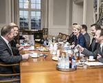 Samlet. Statsminister Helle Thorning-Schmidt (S) havde inviteret formændene for de EU-positive partier, Lars Løkke Rasmussen, Søren Pape Poulsen (K) og Pia Olsen Dyhr (SF) tiil møde om Danmarks retsforbehold. 