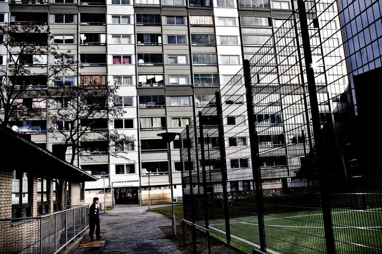 Bolig. De store boligselskaber oplever i stigende grad, at banker fastholder opkrævningen af lån og kreditter hos borgere, der ikke længere kan betale huslejen. Selv om det er i direkte strid med bekendtgørelsen om god bankskik. 