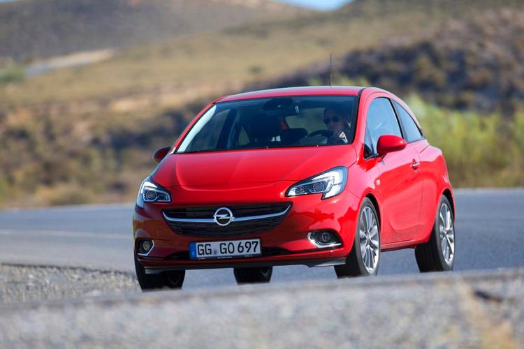 Prishop. Den nye udgave af Opel Corsa starter ved en højere pris end før. Forbedret teknik og udstyr følger dog også med. 