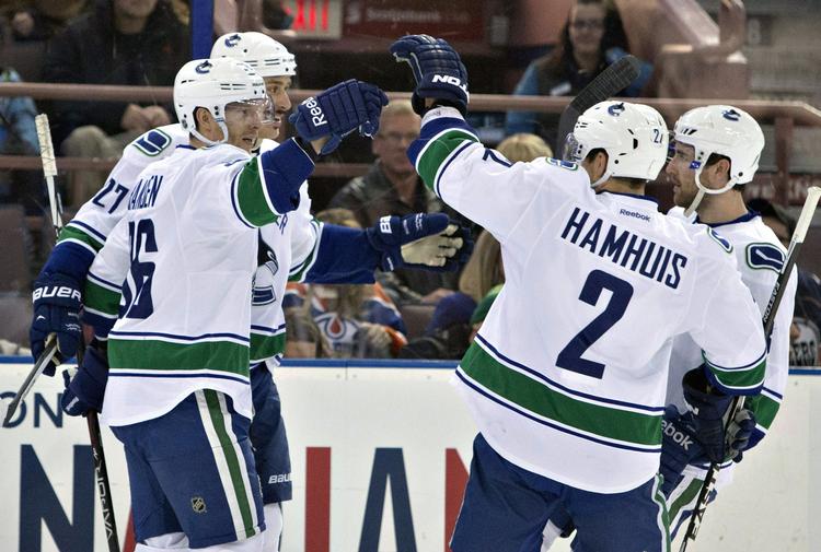 Mål. Jannik Hansen (tv) er nu oppe på 4 scoringer i sæsonens første 19 kampe. 