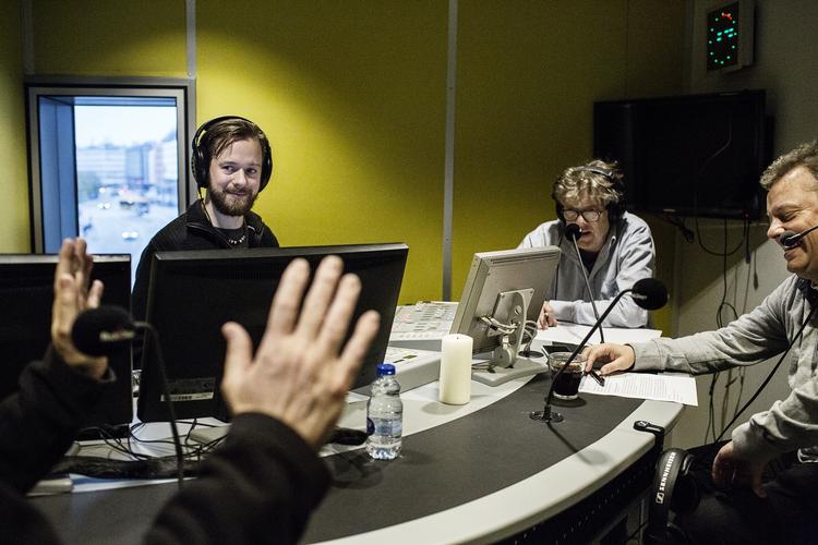 Luften. Debatprogrammet 'Cordua og Steno' bliver sendt om formiddagen, hvor 24syv kæmper med lyttertallene. Til gengæld er det blandt de mest populære podcasts, fortæller radiodirektør Jørgen Ramskov. 