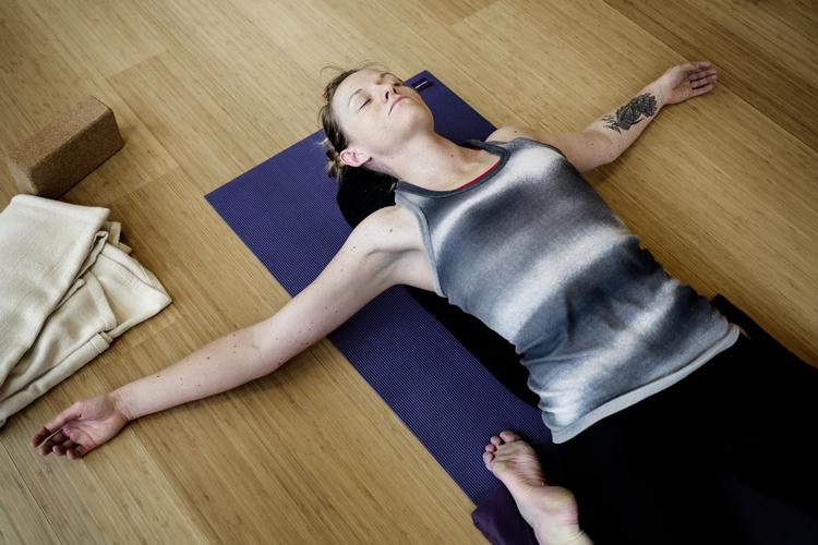 ÅNDEHUL. Yogadyrkerne bliver flere og flere - langt de fleste er stadig kvinder. 