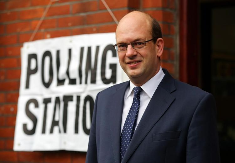 Suppleringsvalg. Mark Reckless fik 16.867 stemmer og slog sine modstandere fra henholdsvis premierminister David Camerons konservative parti, Labour og Det Grønne Parti. 