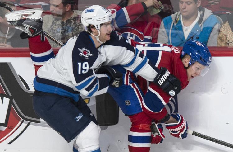 klemt. Lars Eller (th) har gang i en glimrende stime i NHL. 