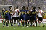 sammenstød. Temperamenterne kom i kog under første semifinaleopgør mellem River Plate og Boca Juniors i Copa Sudamericana. 