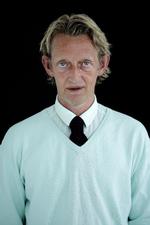 Nyskabelse. Martin Kongstad »hæver anmelderiet over pligtskyldig forbrugerservice. Og det er en begavet nyskabelse inden for madformidling«, lyder det fra en Politikens Joakim Grundahl om programmet 'Bearnaise er dyrenes konge'. 