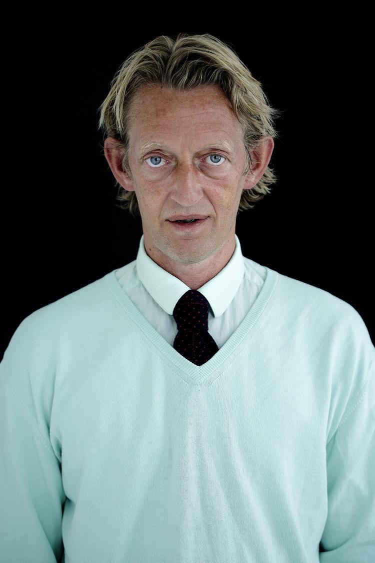 Nyskabelse. Martin Kongstad »hæver anmelderiet over pligtskyldig forbrugerservice. Og det er en begavet nyskabelse inden for madformidling«, lyder det fra en Politikens Joakim Grundahl om programmet 'Bearnaise er dyrenes konge'. 