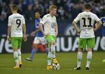 Bagud, Eric Maxim Choupo-Moting og Christian Fuchs  scorede tre gange for Schalke fra 10. til 25. minut. Det fik Wolfsburg-spillerne til at hænge med mulerne. 