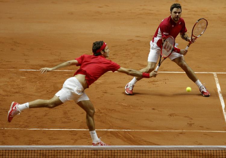 'Matchbold'. Federer (forrest) kan søndag selv afgøre, om han skal vinde Davis Cup. 