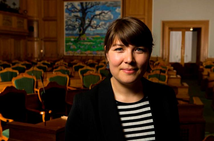 Stop. IA-politikeren Sara Olsvig ønsker at bremse Kvanefjeld-projektet af hensyn til det grønlandske landbrug. 