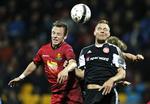 sjusket. Den nybagte landsholdsspiller Uffe Bech (tv)er sat af FC Nordsjællands hold til kampen mod OB, fordi han kom for sent til morgenens taktikmøde. 