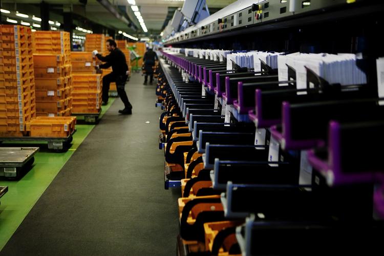 400 ansatte mister i dag jobbet hos Post Danmark, der skal spare. 