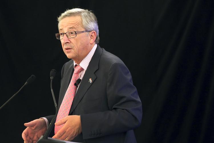 Forsvar. »Lad nu de andre kommissærer være. Hvis I vil have mig til at gå, så sig det, og så går jeg«, siger Juncker under en debat i parlamentet i Strasbourg. 