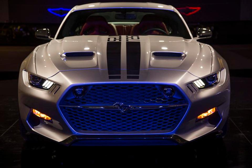 Kølergrillen på Fiskers Mustang-fortolkning er mere markant end den originale. Foto: Galpin 