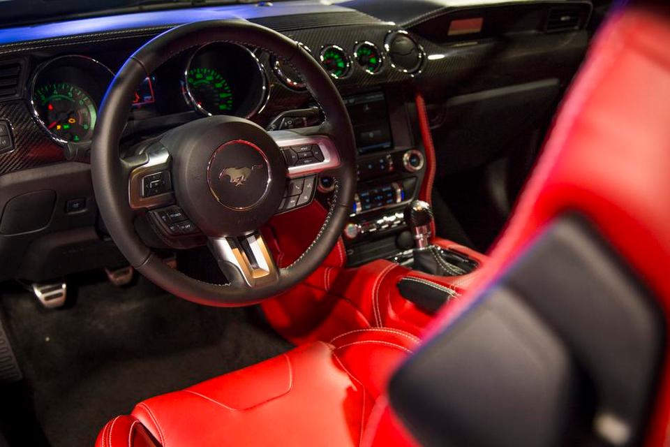 Mustang-logoet i rattet er bevaret. Foto: Galpin 