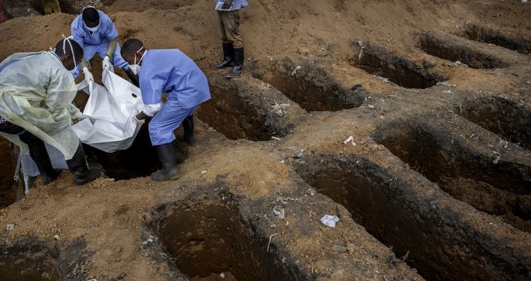 Grave. Freetown er særlig hårdt ramt af ebola. 