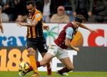 langdistanceløber. Burnleys George Boyd (th) i kampen mod Burnley, hvor midtbanespilleren som sædvanlig dækkede en masse af grønsværen. 