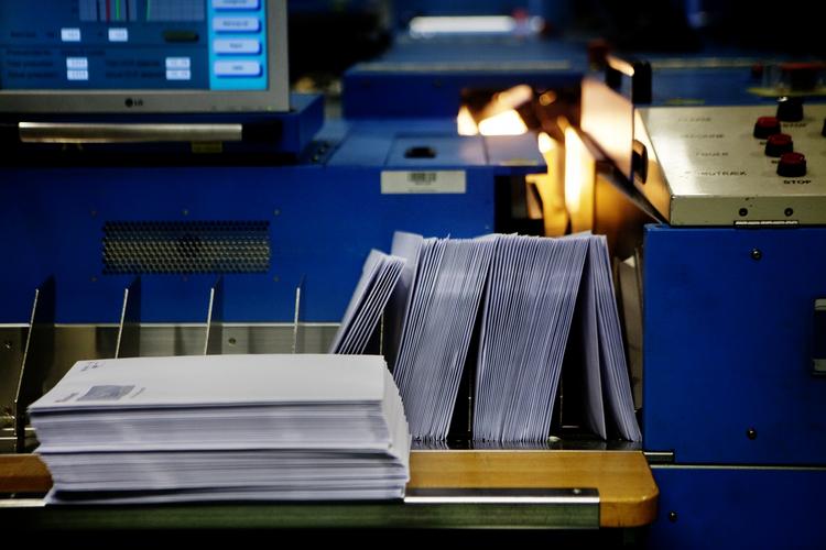 Vi sender færre breve og det kan sesi budgetterne hos Post Danmark, der i dag fyrer 400 ansatte. 