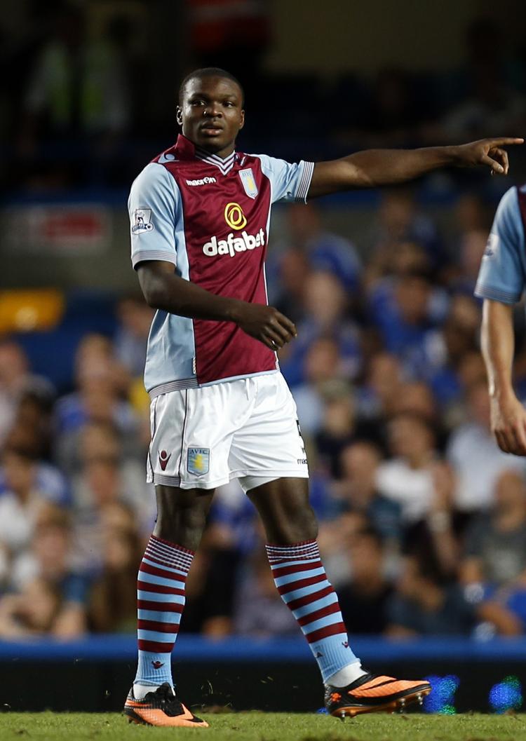 COMEBACK. For første gang i 14 måneder var Jores Okore med i en Premier League-kamp for Aston Villa. 