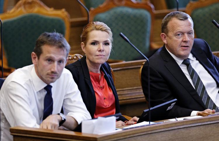 Valgprofiler. Venstres Kristian Jensen, Inger Støjberg og formand Lars Løkke Rasmussen i folketingsssalen. Partiet beskyldes for at lurepasse, når det gælder selskabsskatten. 