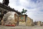 Granitsten. De bornholmske granitsten sikrer Folketinget og Christiansborg Slotsplads mod terror. 
