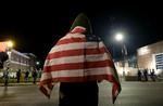 Uro. Demonstrant foran politihovedkvarteret i Ferguson i forbindelse med balladen efter frifindelsen af en politibetjent, der dræbte den sorte teenager Michael Brown. 