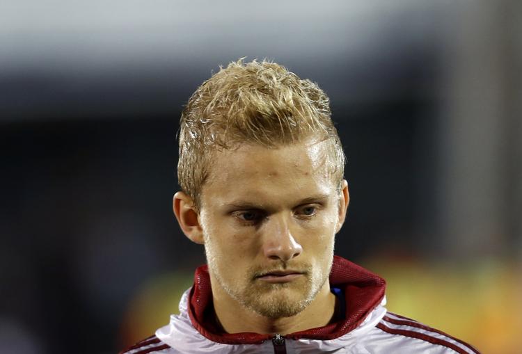 korsbånd. Uheldige Nicolai Boilesen ser ud til at have pådraget sig en korsbåndsskade efter en voldsom tackling mod PSG. 