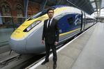 Flagskib. Nicolas Petrovic, Eurostars direktør, står foran selskabets nye tog, der bl.a skal fragte rejsende mellem Paris og London. De nye tog indsættes fra 2015. 