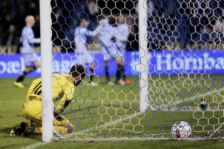 1-0. Efter 110 minutter gik den ikke længere for Thomas Nørgaard, der ellers spillede en stor kamp for Silkeborg. 