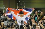 Champ. Lewis Hamilton blev i søndags  verdensmester for anden gang efter en sæson med 11 af 19 mulige sejre. Alligevel var han under pres i sidste løb på grund af den nu tilsyneladende afskaffede regel om dobbeltpoint. 