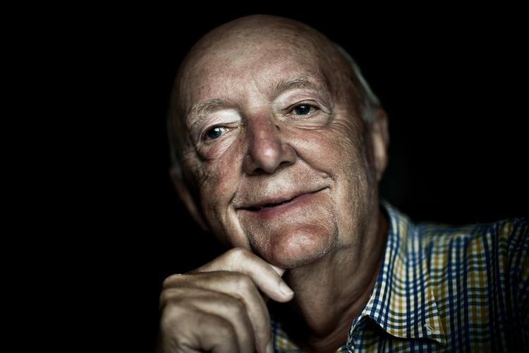 nedslag. Hvis man er nybegynder udi Knud Sørensens (billedet) omfattende forfatterskab med digte, noveller, romaner, fortællinger, dramatik, biografi, essays, giver kritiker Thomas Bredsdorff her fem bud på, hvor det er godt at begynde. 