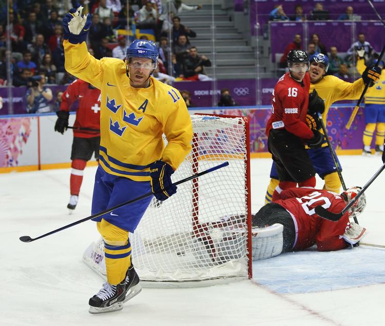 slidt. Daniel Alfredsson (tv) har scoret mod Schweiz for Sverige ved OL i Sotji tidligere i år. 