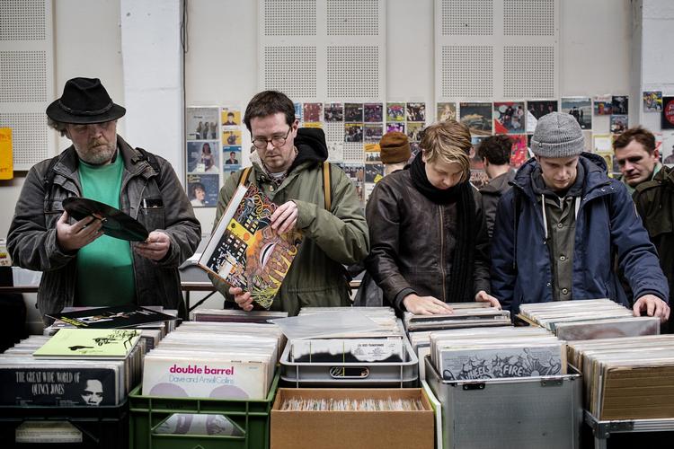 Vinyl. Der er to x vinylmarked i denne weekend. 