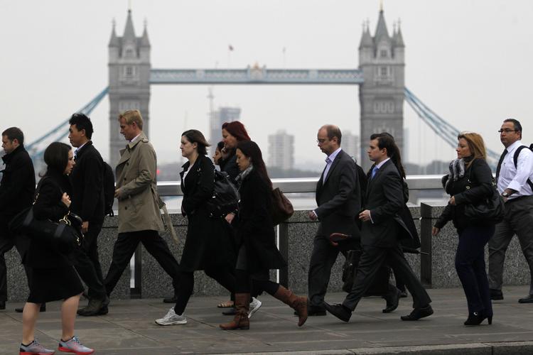 diversitet. Der er forskel på briter, og forskellen er vokset, når man ser på indkomsterne. De bedste betalte er direktører i toppen, af mediebranchen, marketingsbranchen og teleindustrien. 