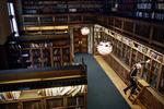 Dyrt. Kultur- og Fritidsforvaltningen betaler over en million kroner om året i husleje for Rådhusbiblioteket til udlejer, som er kommunen. Den million vil flere partier gerne 'spare' for at bruge pengene til driften af kultursammenslutningen Poesiens Hus. 