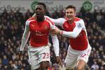 1-0. Med sin fjerde ligascoring og syvende  i alt i denne sæson sørgede Danny Welbeck (tv) for tre point til Arsenal. 